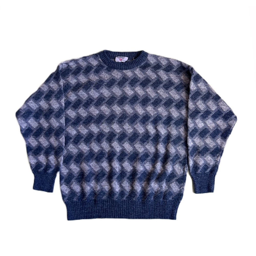 fuzzy cozy vintage sweater ✰